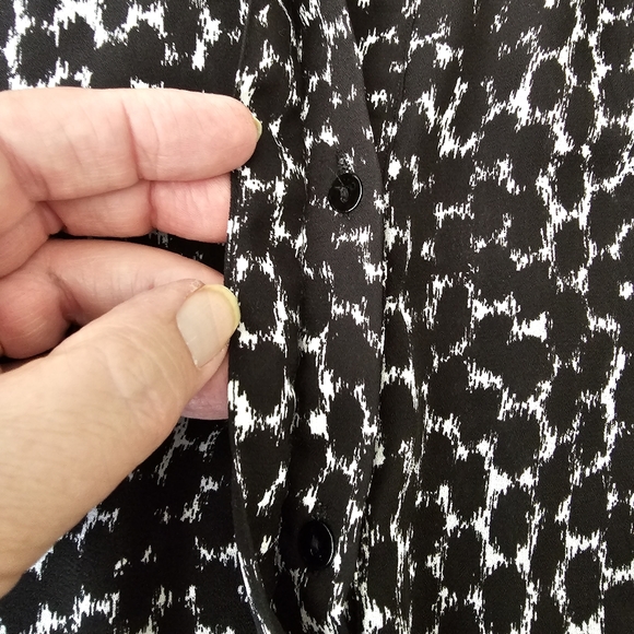 Violet + Claire top size M black white print long sleeve semi sheer lightweight - Picture 3 of 10